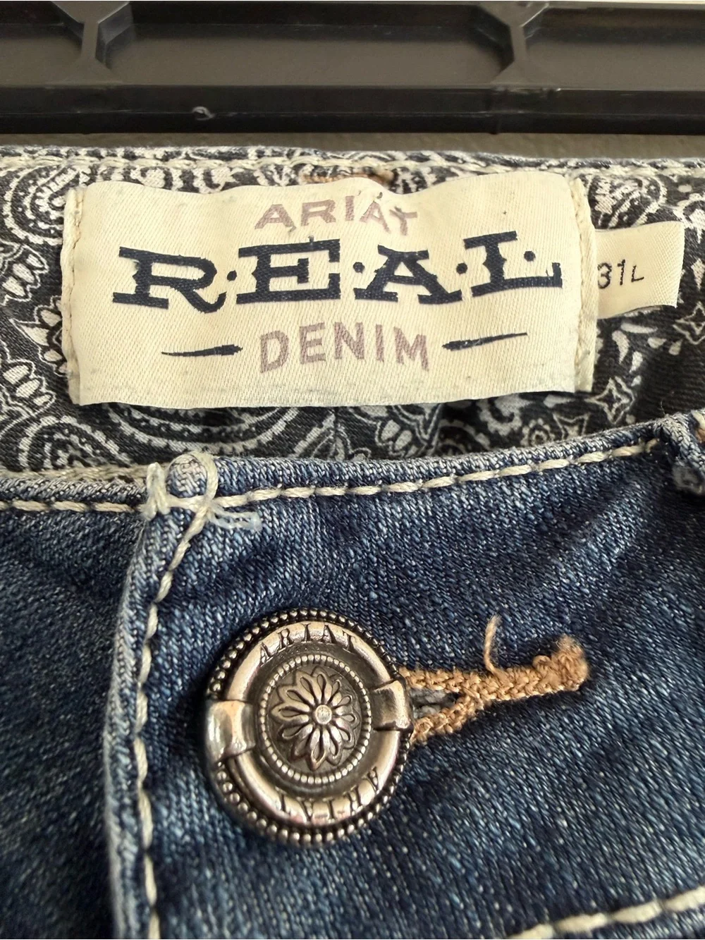 Ariat REAL Denim 31L Distressed Bootcut Jeans Western Y2K Embroidered